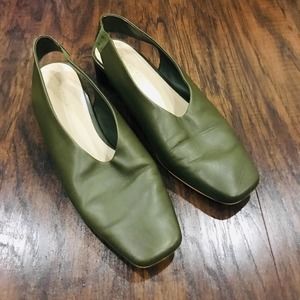 Everlane olive green leather sling back square toe block heel. 9.5 but fit is 9!